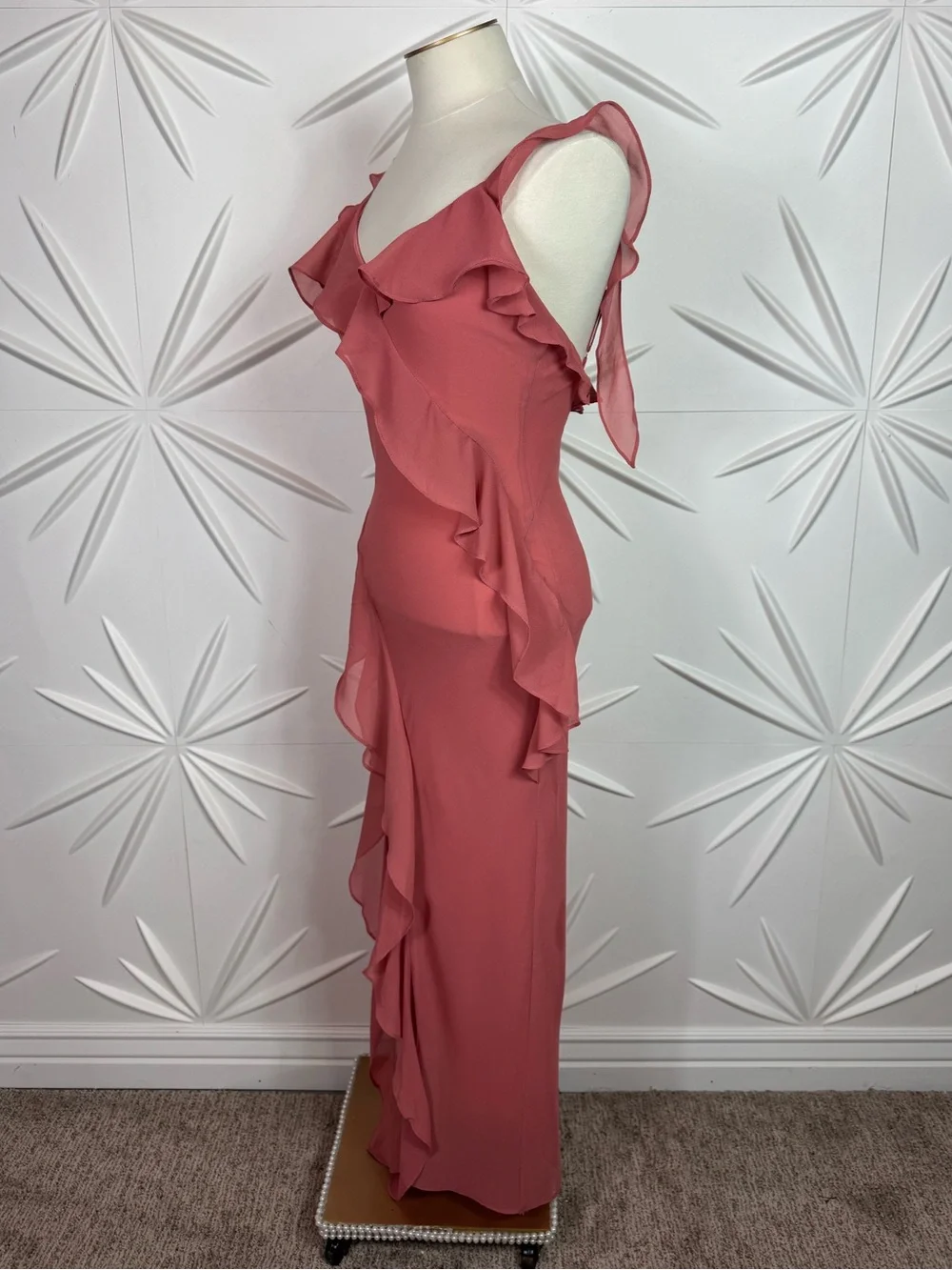 Express Flowy Georgette Ruffle Midi Dress - Picture 5 of 11